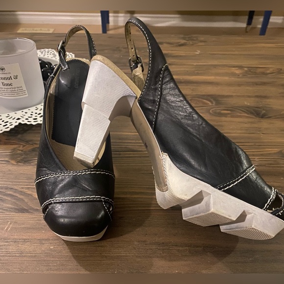 Like Smug by Prophecy sling back heels modern minimalist - Picture 4 of 9